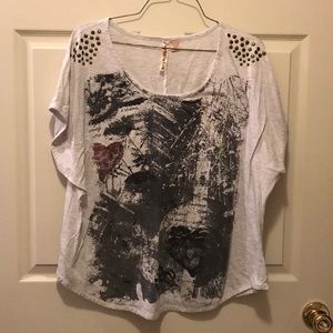 Eyeshadow Gray t-shirt.